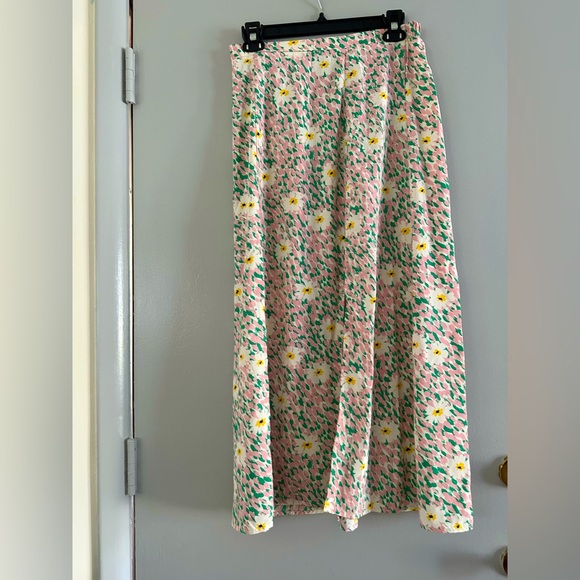 originality Dresses & Skirts - Originality floral skirt with 2 slits.  Size large